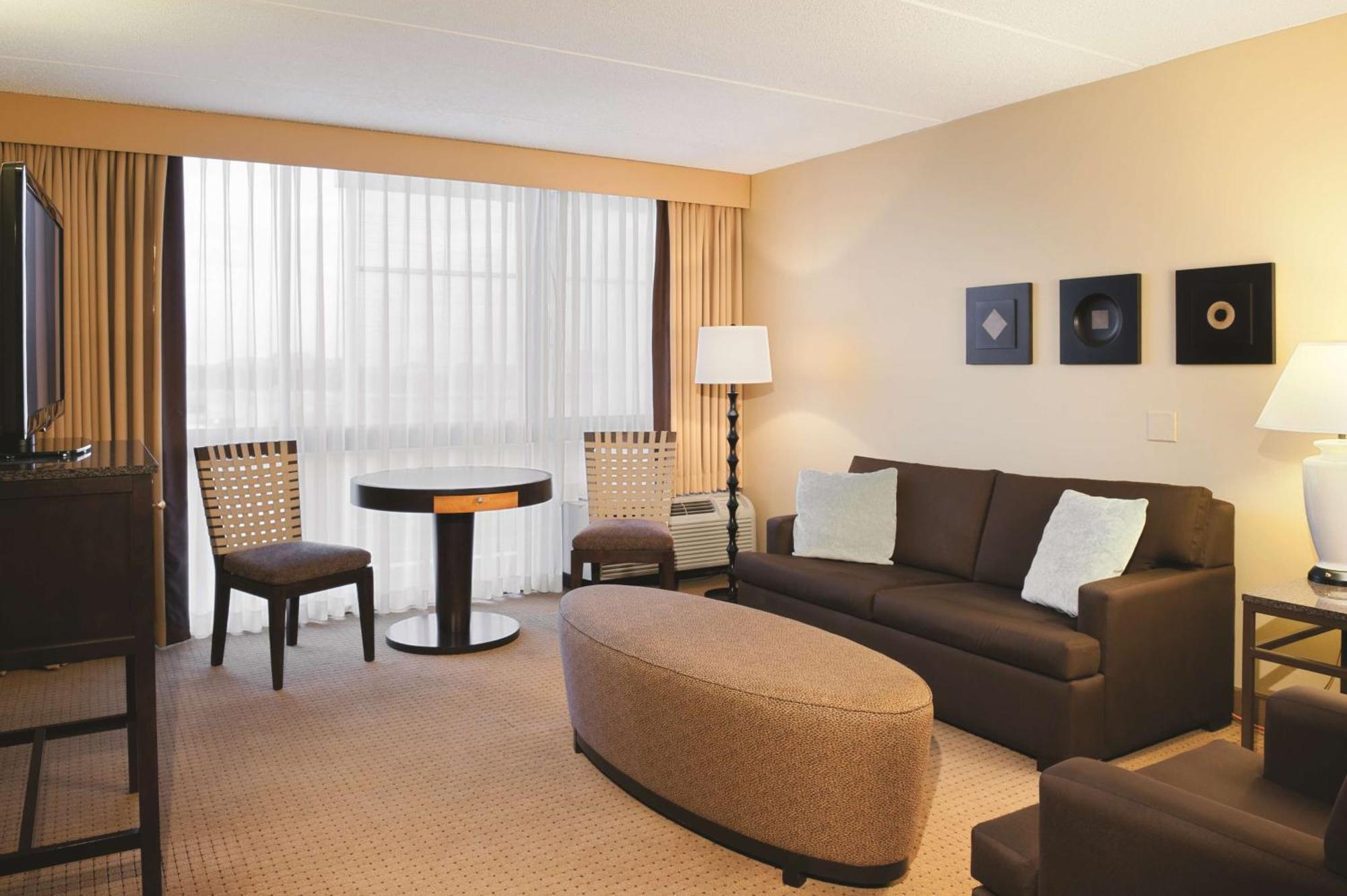 Doubletree By Hilton Chicago - Arlington Heights Hotel Bagian luar foto