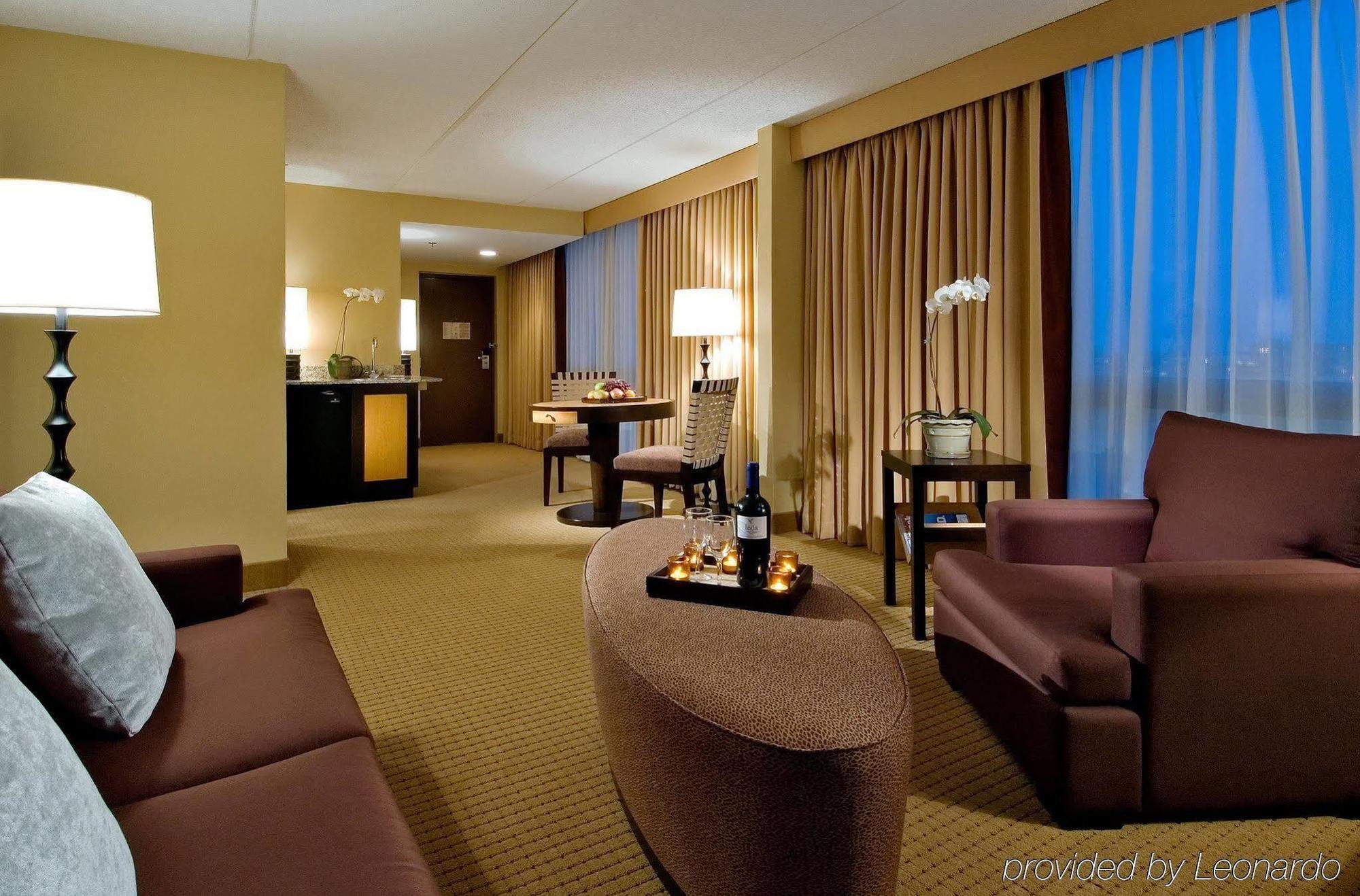 Doubletree By Hilton Chicago - Arlington Heights Hotel Ruang foto